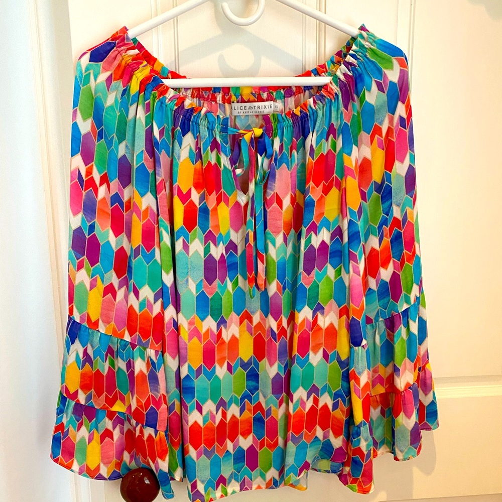 Gorgeous Alice&Trixie blouse in size XS